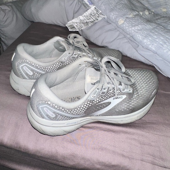 Brooks - Picture 2 of 5